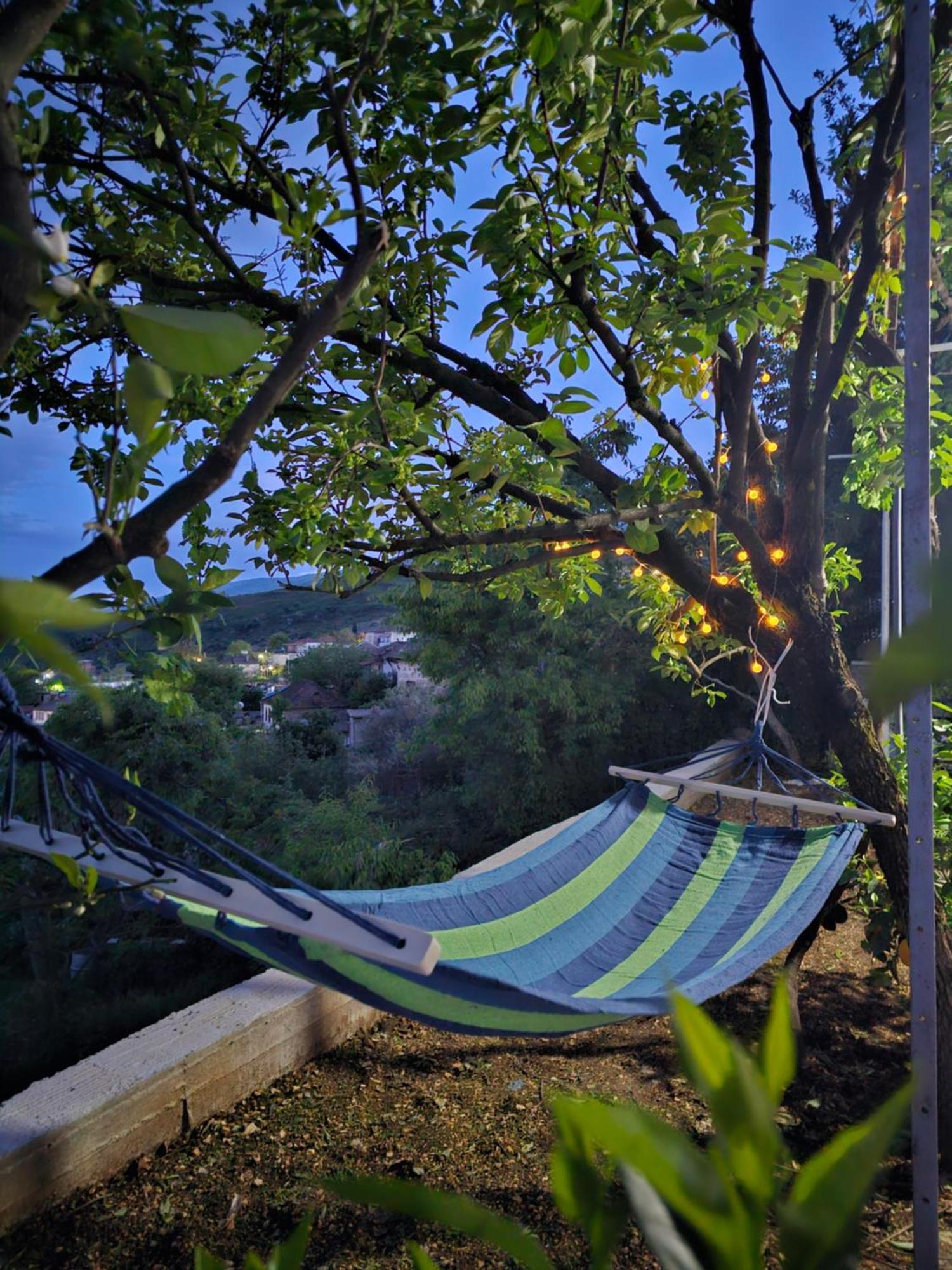 Lemon Garden Apartment-Hot Tub Jacuzzi Gjirokastër Exterior foto