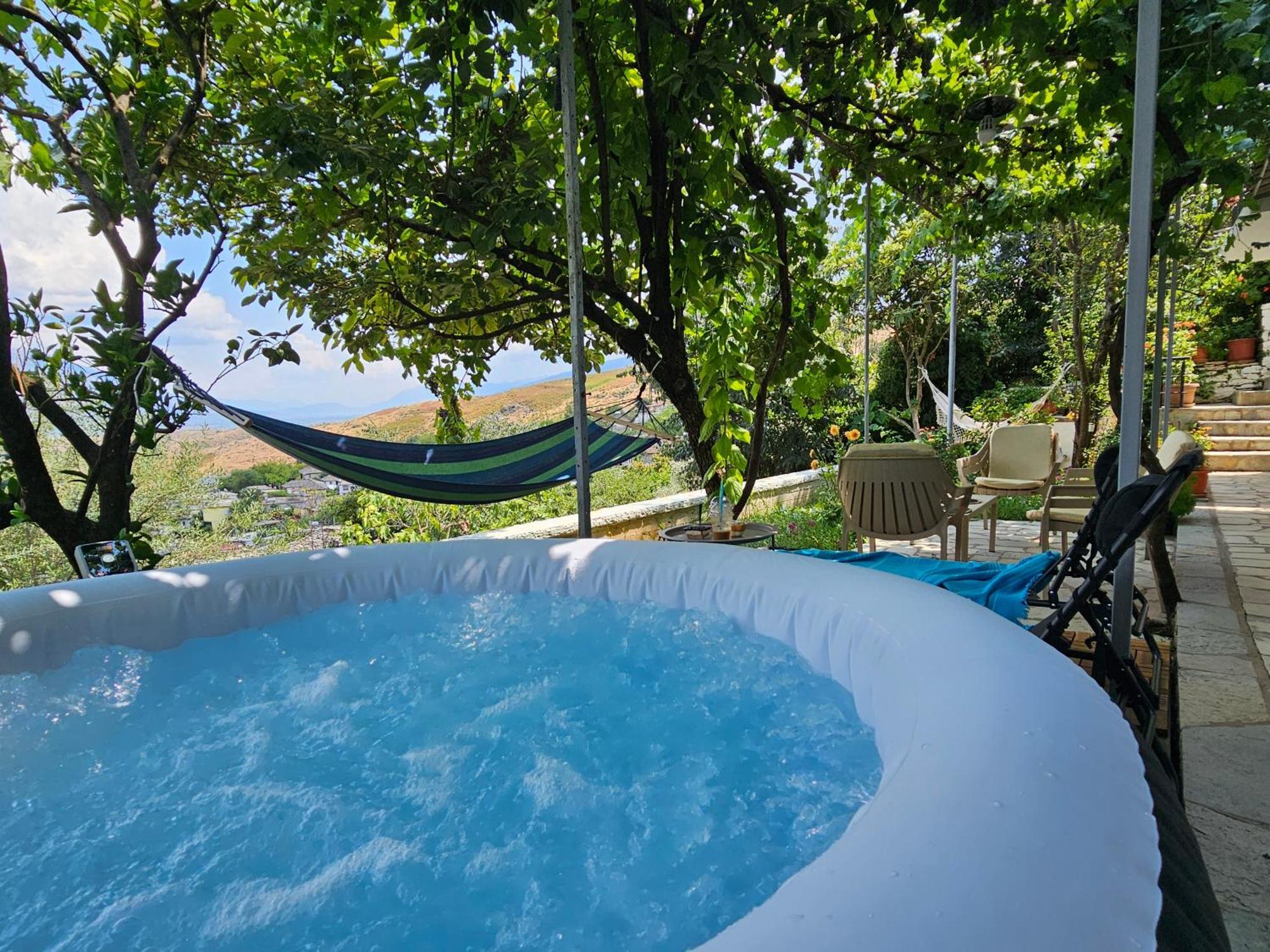 Lemon Garden Apartment-Hot Tub Jacuzzi Gjirokastër Exterior foto